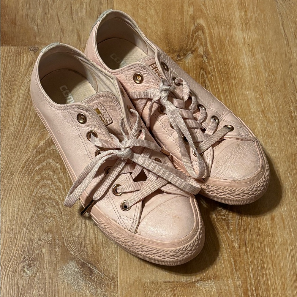 Baby pink Converse leather with gold snakeskin womens 8 **2 for 20**